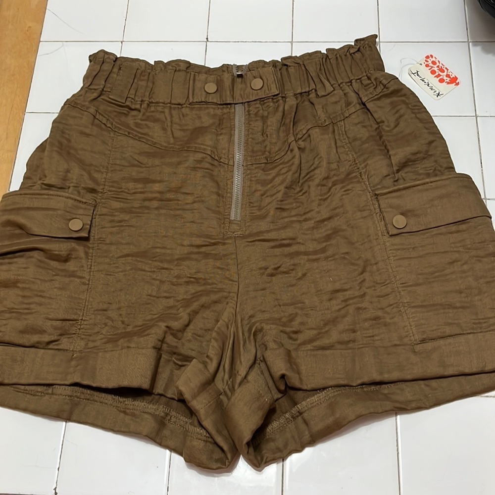 Free People Movement Cargo Shorts NWT Size Medium